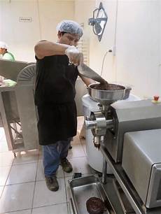 Chocolate Crushing Machine