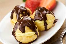 Profiterole Decorative Sauce With Chocolate